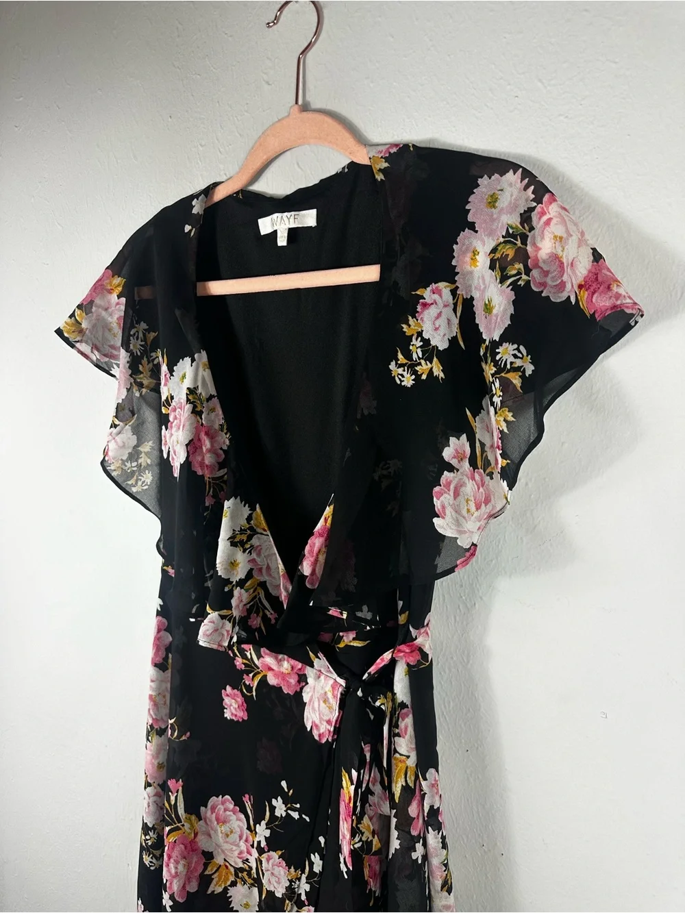 WAYF Palermo Floral Flutter Short-Sleeve Midi Dress - Black with Pink Floral